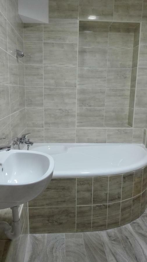 Baross apartman Kaposvar Bagian luar foto